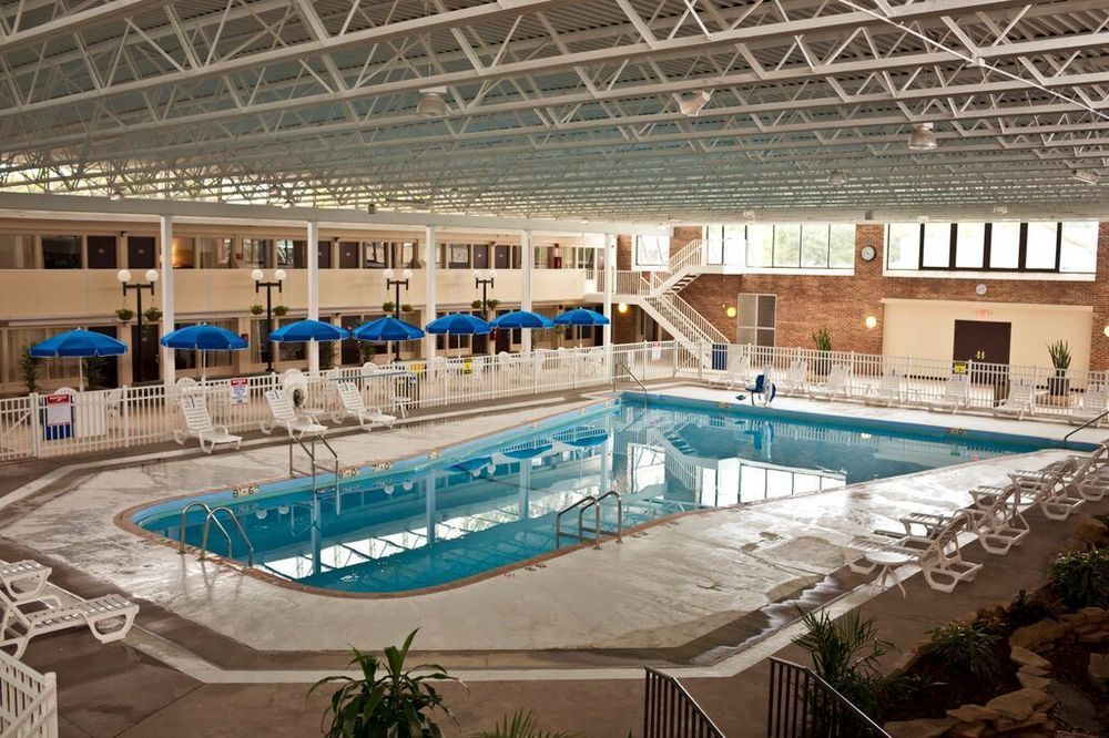 Garden Hotel And Conference Center South Beloit Экстерьер фото